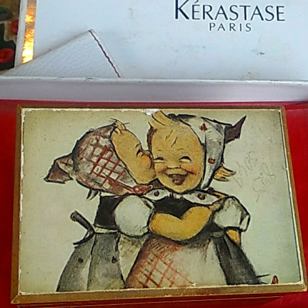Hummel Music Box "When Irish Eyes are Shining" To Be Relisted When Found